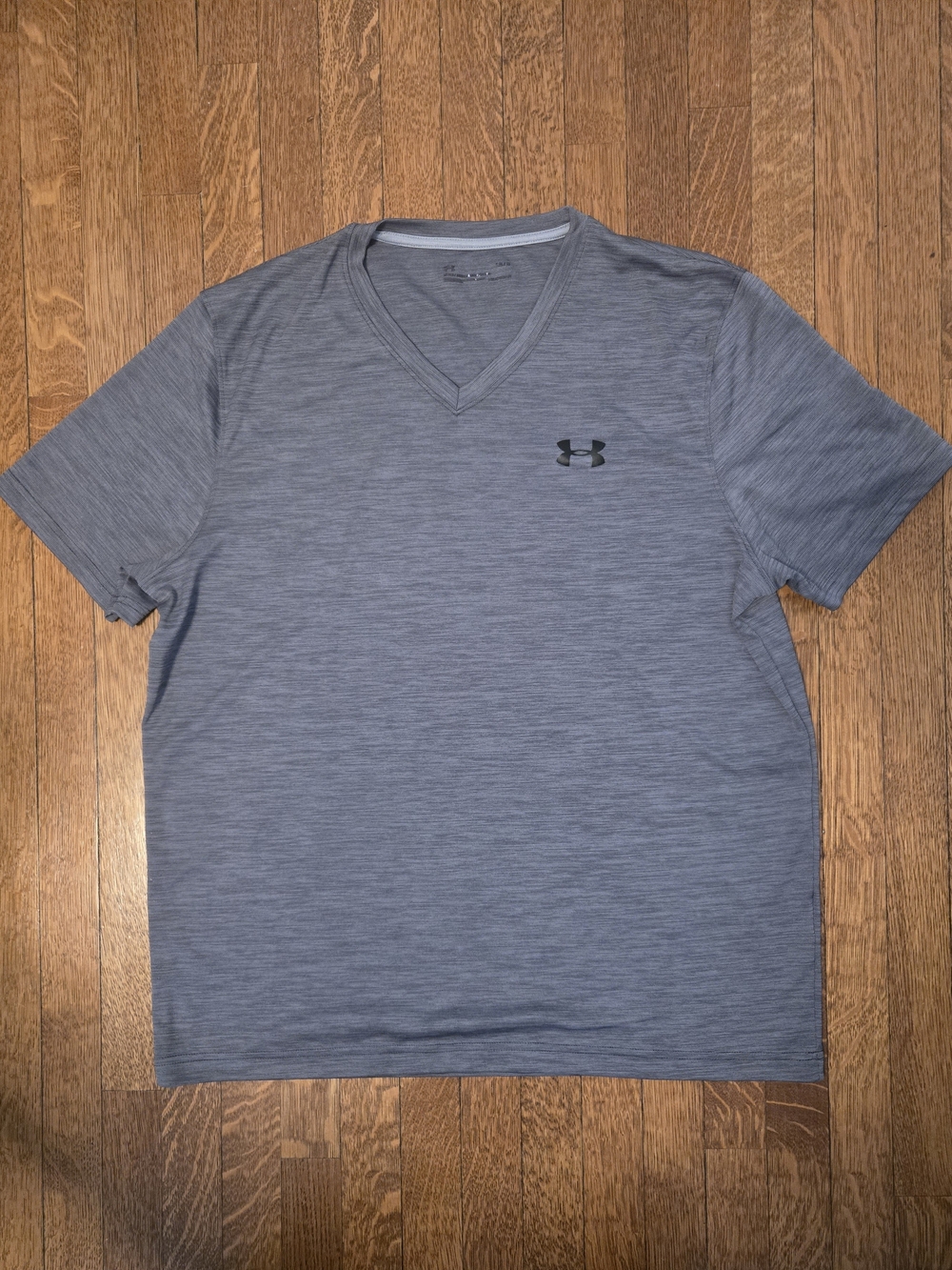 Under Armour Men's Heathered Slate Gray V-Neck Short Sleeve Tee